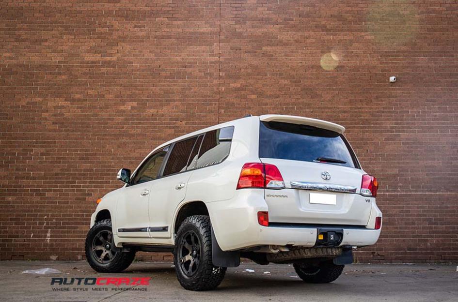 TOYOTA LANDCRUSIER BEAST BLACK   MACHINED WITH DARK TINT